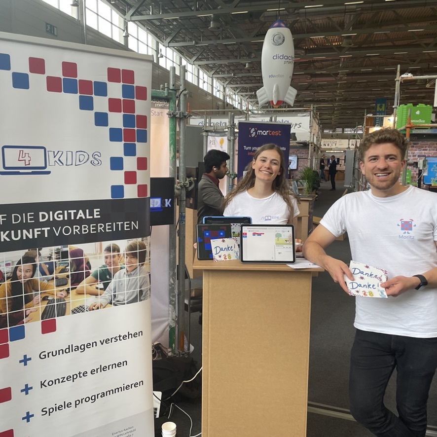 Amelie und Moritz auf der Messe
